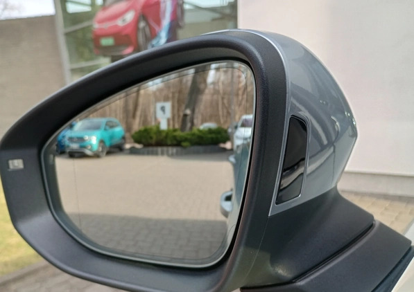 Volkswagen Passat cena 205900 przebieg: 10, rok produkcji 2024 z Dębica małe 466